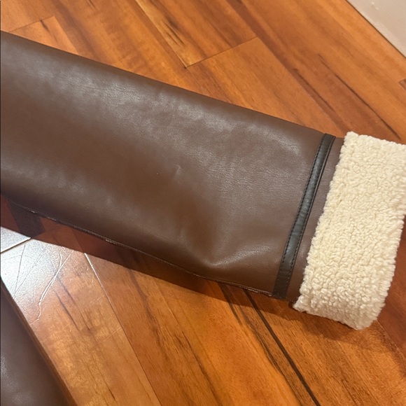 Song of Style Brown Faux Leather with Cream Interior - Picture 4 of 11